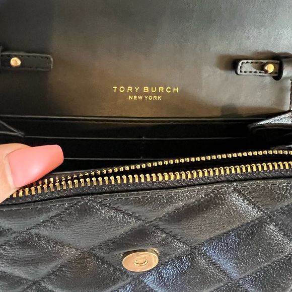 Tort Burch quilted black crossbody with gold detail. - Picture 9 of 9